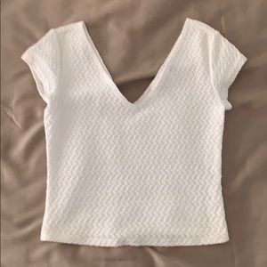 White vneck crop